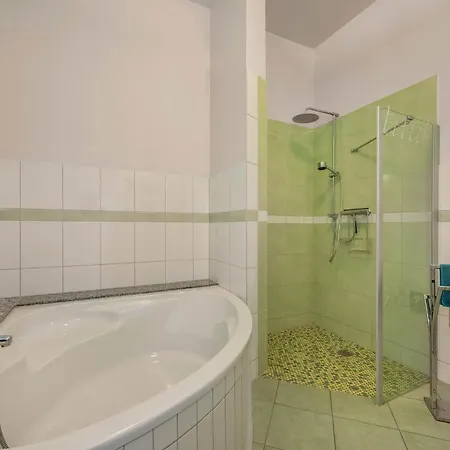 Apartment Der Schlosshof - 01