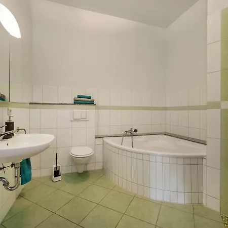 Apartment Der Schlosshof - 01 Pudagla